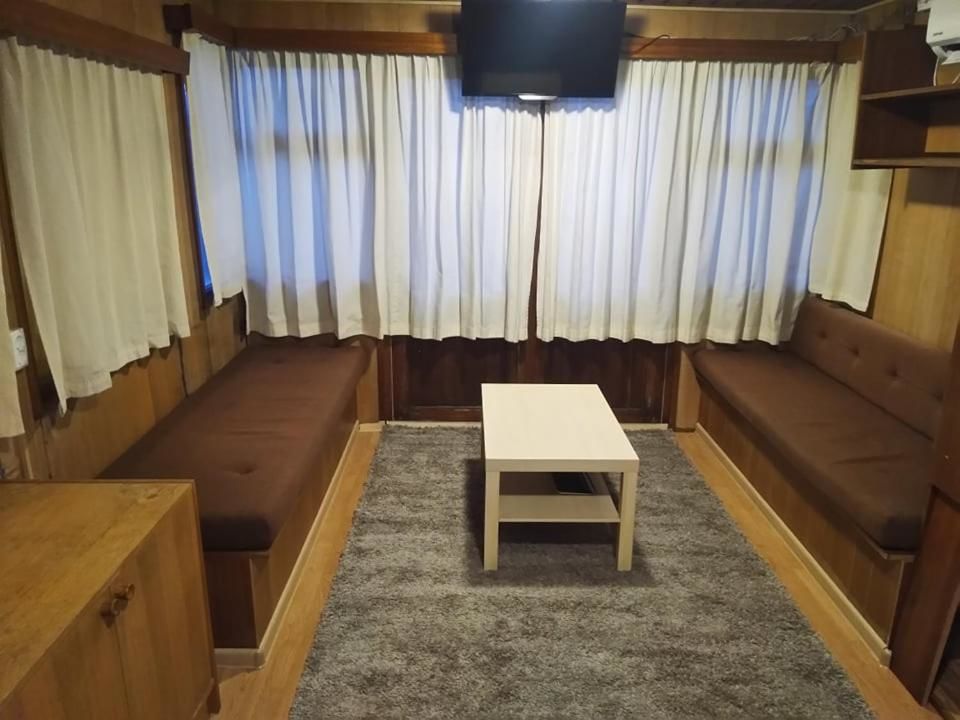 Дома для отпуска Two Rooms Rustic House - Self Check-In Бухарест-24