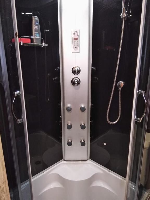 Дома для отпуска Two Rooms Rustic House - Self Check-In Бухарест-36