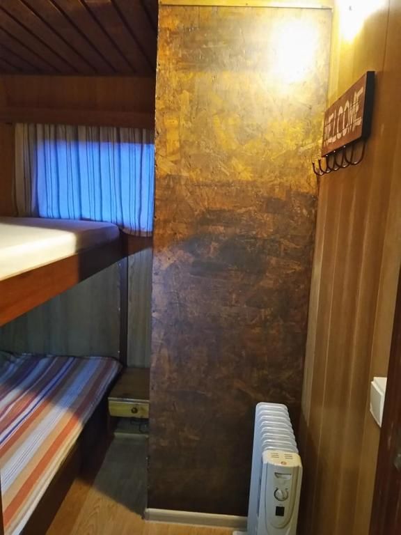 Дома для отпуска Two Rooms Rustic House - Self Check-In Бухарест-42