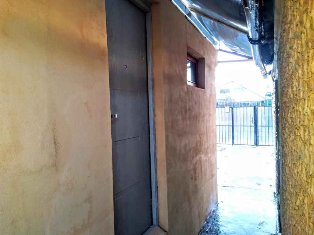 Дома для отпуска Two Rooms Rustic House - Self Check-In Бухарест-45