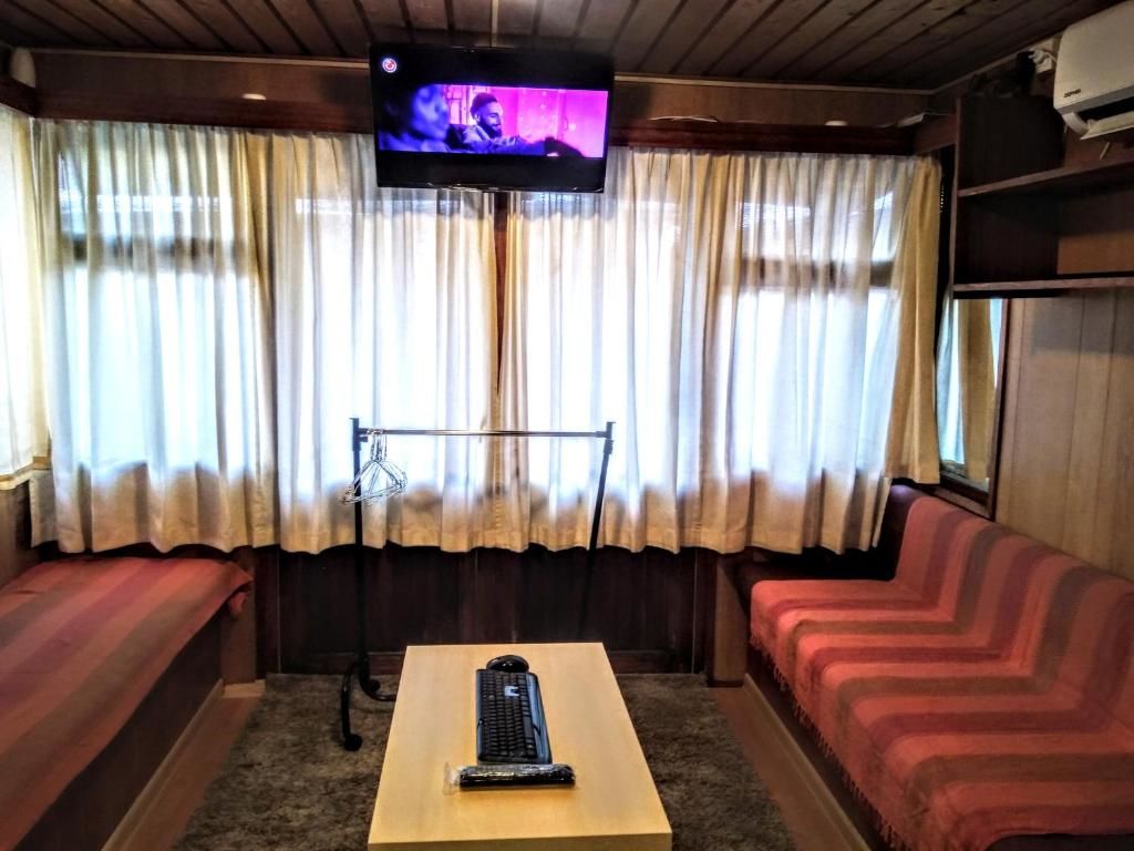 Дома для отпуска Two Rooms Rustic House - Self Check-In Бухарест-51