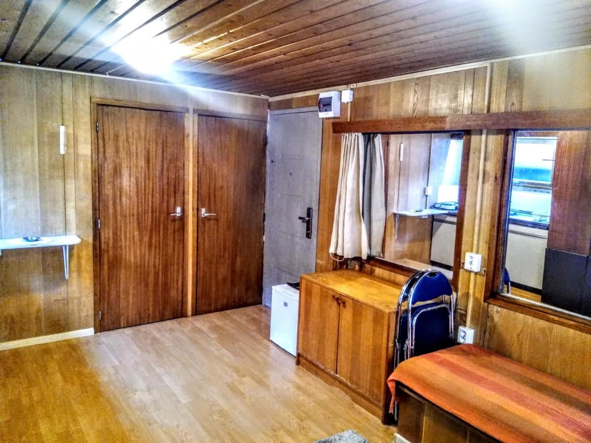 Дома для отпуска Two Rooms Rustic House - Self Check-In Бухарест-8