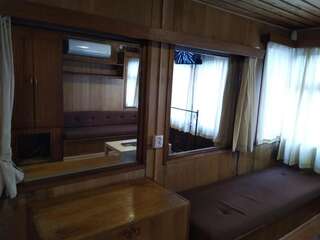 Дома для отпуска Two Rooms Rustic House - Self Check-In Бухарест Дом для отпуска-40